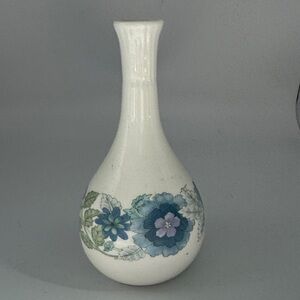 Wedgwood Clementine Bone China Vase - Made in England